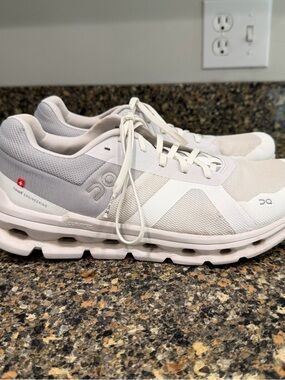 On Running Cloudtec Lightweight Sneakers in Off-White ladies 10